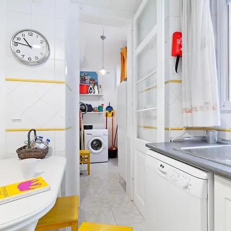 Homely 2bdr In Arroios Apartman